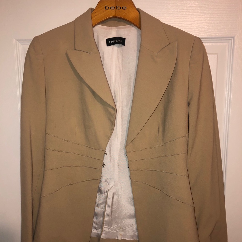 BEBE BLAZER SIZE